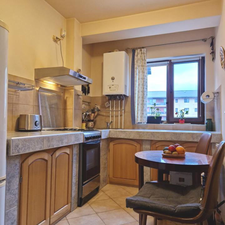 Apartament cu 2 camere, 46 mp, balcon, zona Stejarului