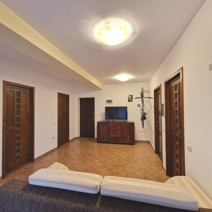 Apartament cu 2 camere, 46 mp, balcon, zona Stejarului