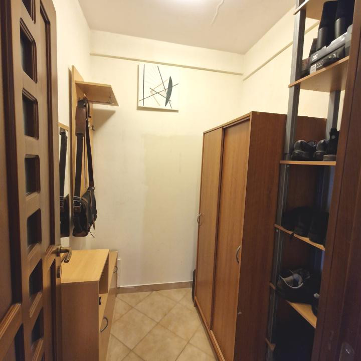 Apartament cu 2 camere, 46 mp, balcon, zona Stejarului