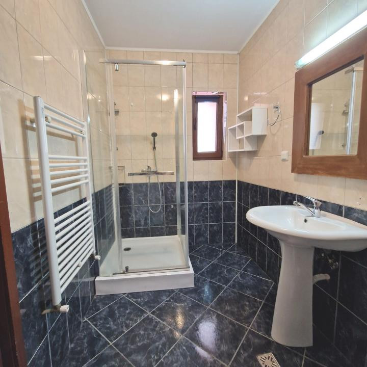 Apartament cu 2 camere, 46 mp, balcon, zona Stejarului