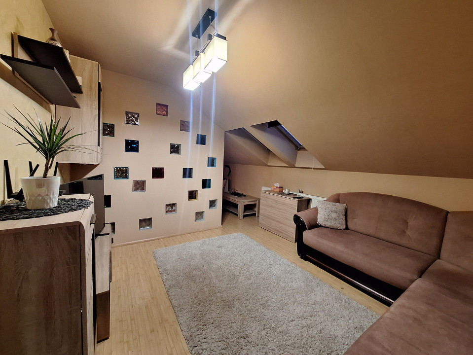 Apartament decomandat, 58 mp, parcare, strada Eroilor