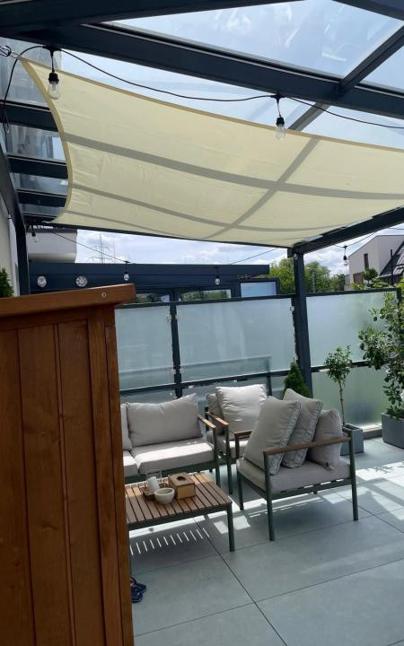 Apartament de 3 camere,55 mp,Ultramodern,Terasa 50 mp, Zona Buna Ziua