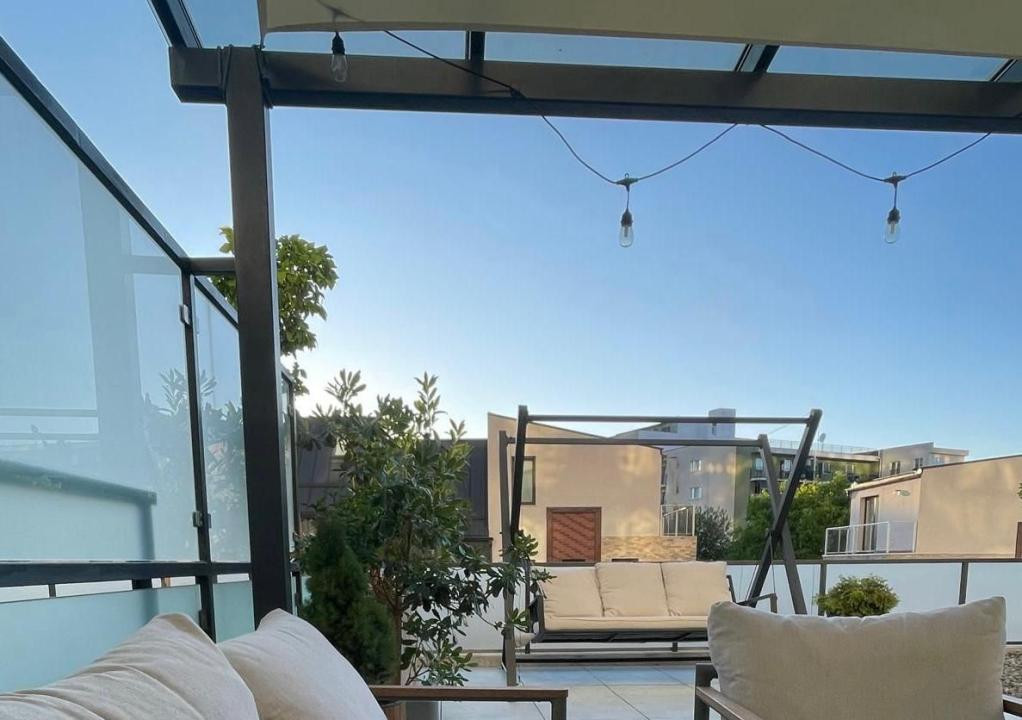 Apartament de 3 camere,55 mp,Ultramodern,Terasa 50 mp, Zona Buna Ziua