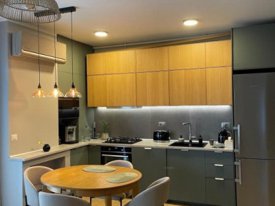 Apartament de 3 camere,55 mp,Ultramodern,Terasa 50 mp, Zona Buna Ziua