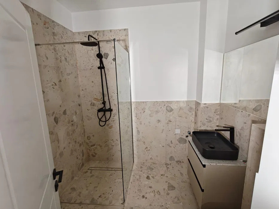 Apartament cu 2 camere, 47 mp, bloc nou, zona Eroilor