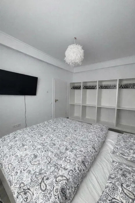 Apartament ultrafinisat, 3 camere, 90 mp, parcare, 2 boxe, zona Primăriei