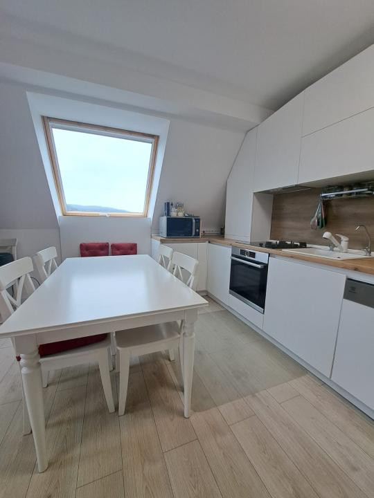 Apartament 3 camere,2 bai, bloc cu lift