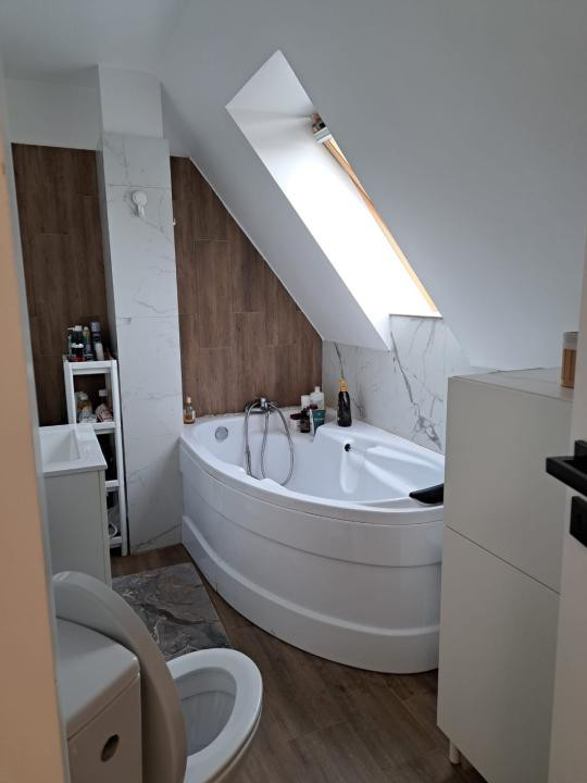 Apartament 3 camere,2 bai, bloc cu lift