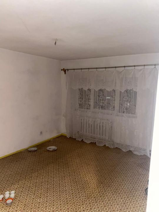 Apartament cu 2 camere decomandate,etaj intermediar,cartier Zorilor
