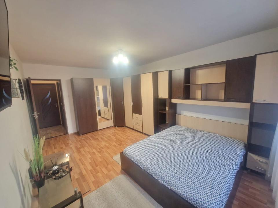 Apartament cu 2 camere decomandate,zona Iulius Mall