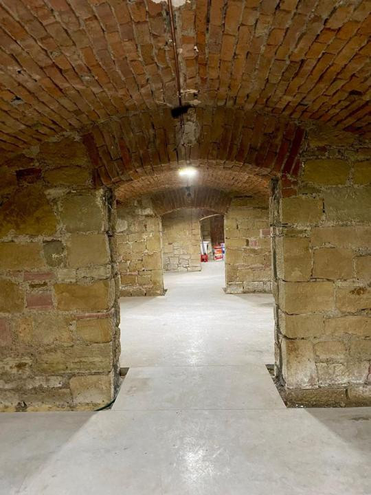 Spatiu Comercial, 258 MP, zona Podul Traian, ideal pentru clinica