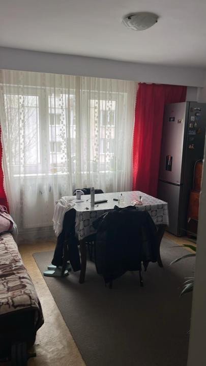 Apartament cu 2 camere, 42 mp, decomandat, etaj intemediar, zona Clabucet