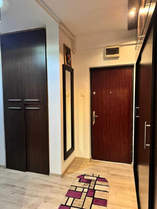 Apartament cu o camera, decomandat, balcon, zona ANL