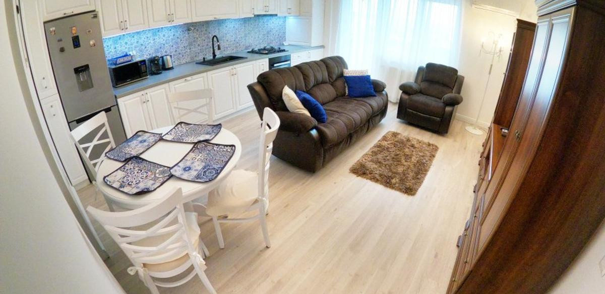 Apartament cu 3 camere, 70mp+terasa 16mp, parcare, Intre Lacuri