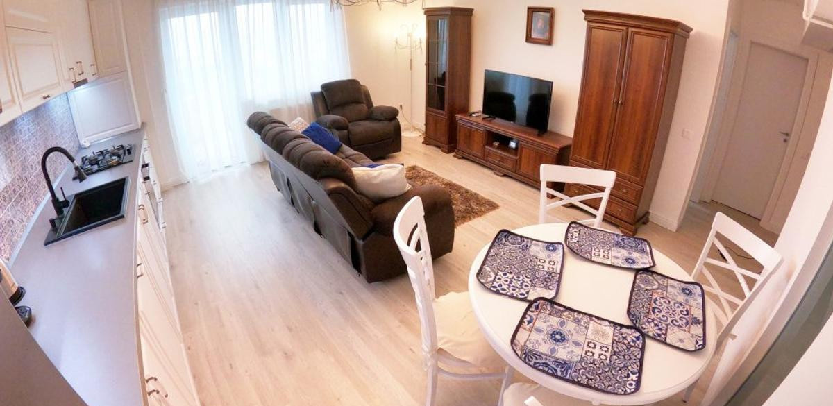 Apartament cu 3 camere, 70mp+terasa 16mp, parcare, Intre Lacuri