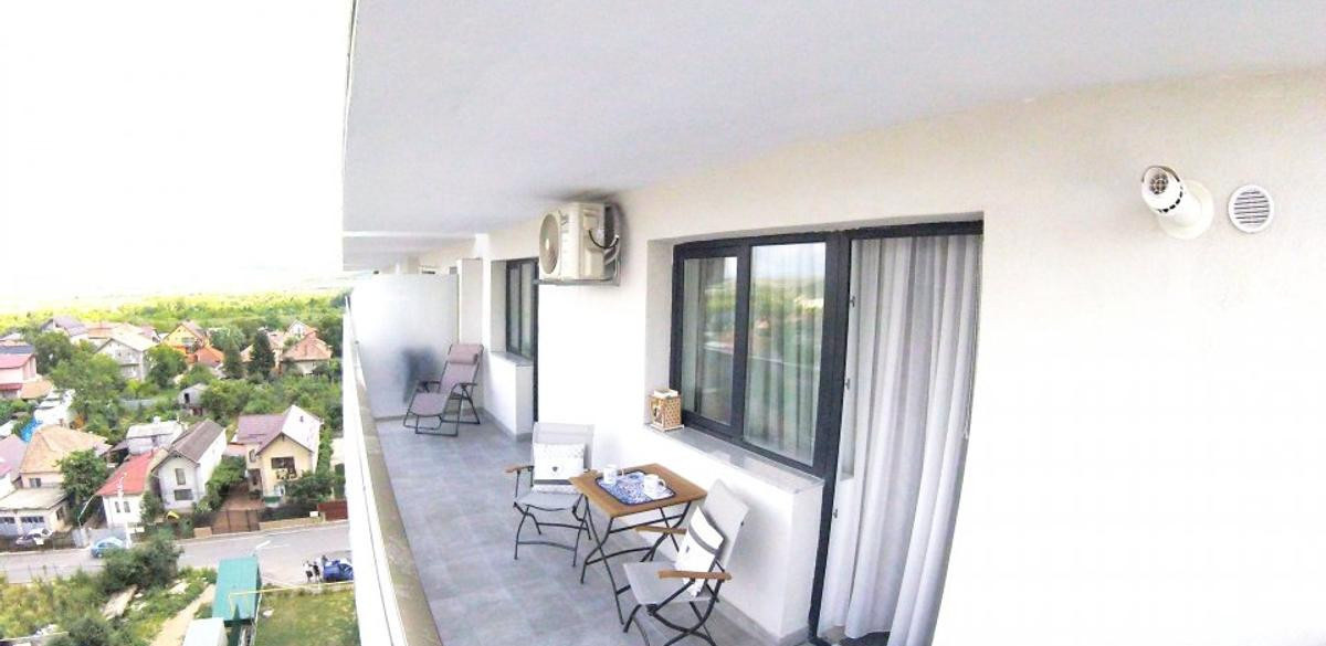 Apartament cu 3 camere, 70mp+terasa 16mp, parcare, Intre Lacuri