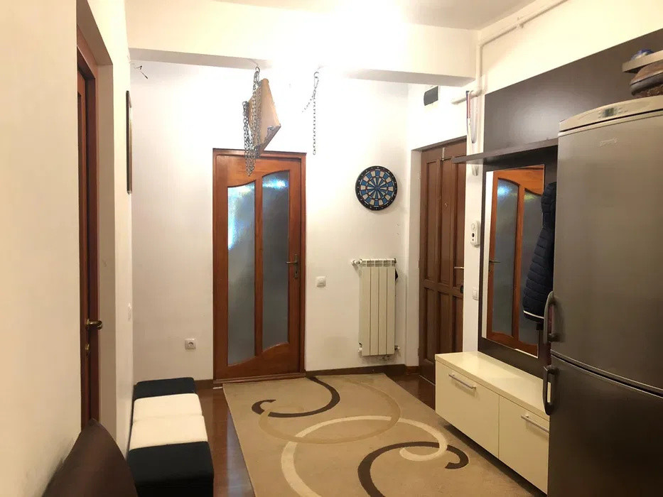 Apartament cu 3 camere, 55 mp, balcon, zona Ioan Rus