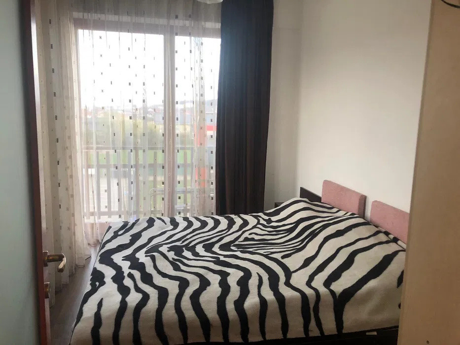 Apartament cu 3 camere, 55 mp, balcon, zona Ioan Rus