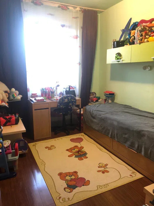 Apartament cu 3 camere, 55 mp, balcon, zona Ioan Rus