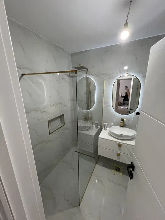 Apartament cu 2 camere, decomandat, 2 balcoane, zona Terra