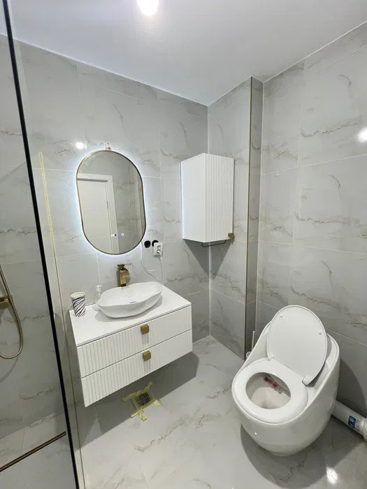 Apartament cu 2 camere, decomandat, 2 balcoane, zona Terra