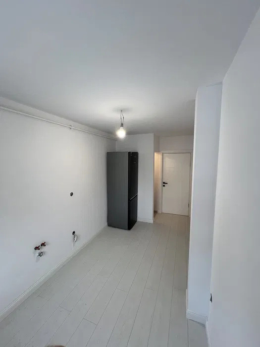 Apartament cu 2 camere, decomandat, 2 balcoane, zona Terra