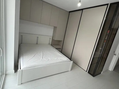 Apartament cu 2 camere, decomandat, 2 balcoane, zona Terra