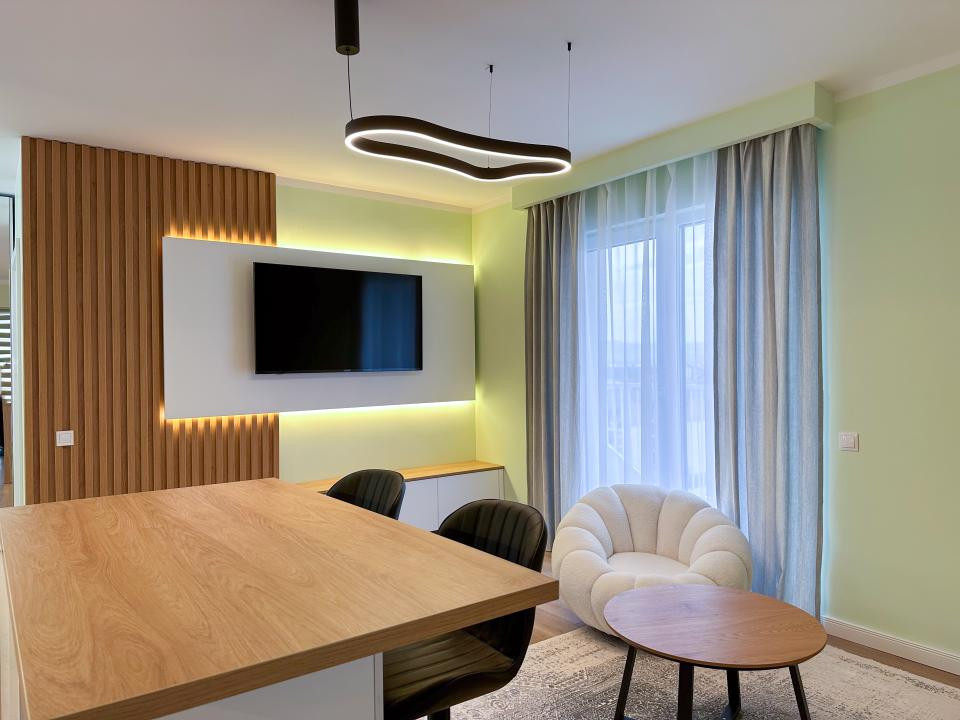 Apartament ultrafinisat 3 camere, Eroilor, Florești!