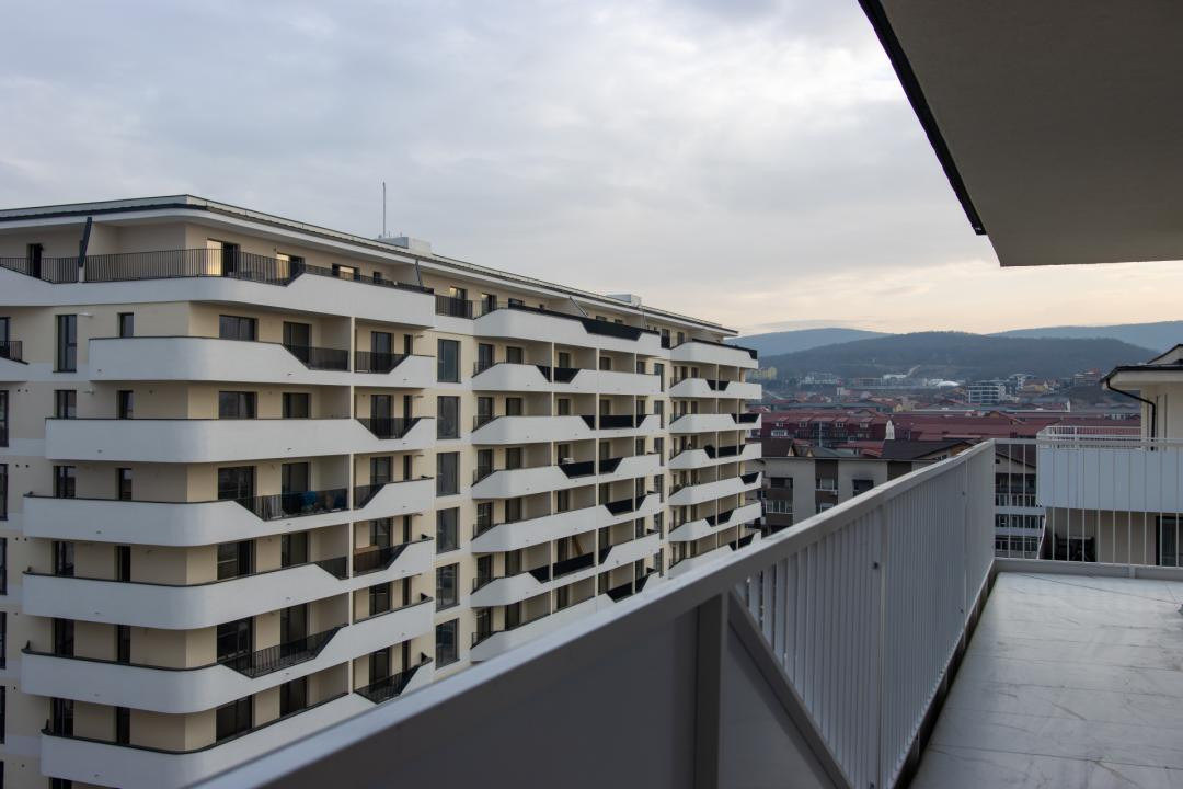 Apartament ultrafinisat 3 camere, Eroilor, Florești!