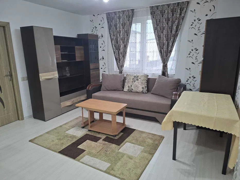 Apartament cu 2 camere, 42 mp, balcon, zona Porii