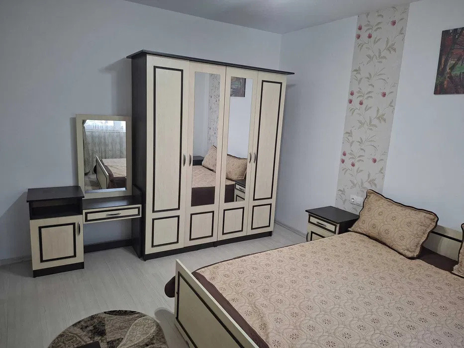 Apartament cu 2 camere, 42 mp, balcon, zona Porii