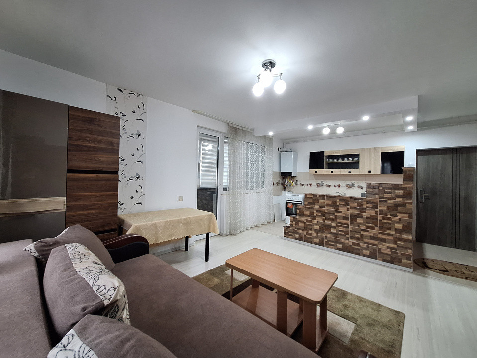 Apartament cu 2 camere, 42 mp, balcon, zona Eroilor