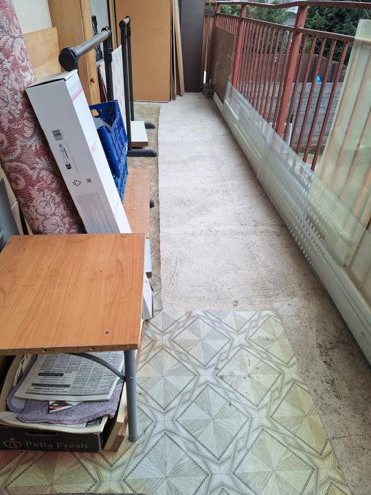 Apartament cu o camera decomandat, balcon, zona Eroilor