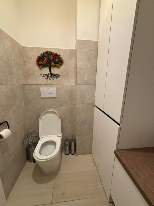 Apartament DECOMANDAT, 3 camere, Eroilor in Blocurile albe, parcare inclusa