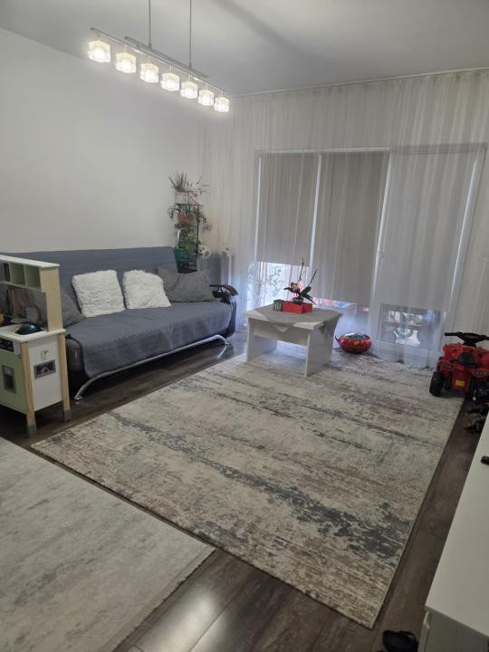 Apartament 52 mp utili , etaj intermediar,parcare,zona Florilor