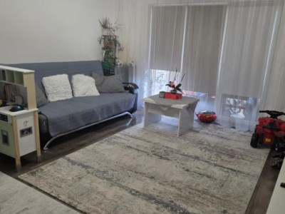 Apartament 52 mp utili , etaj intermediar,parcare,zona Florilor