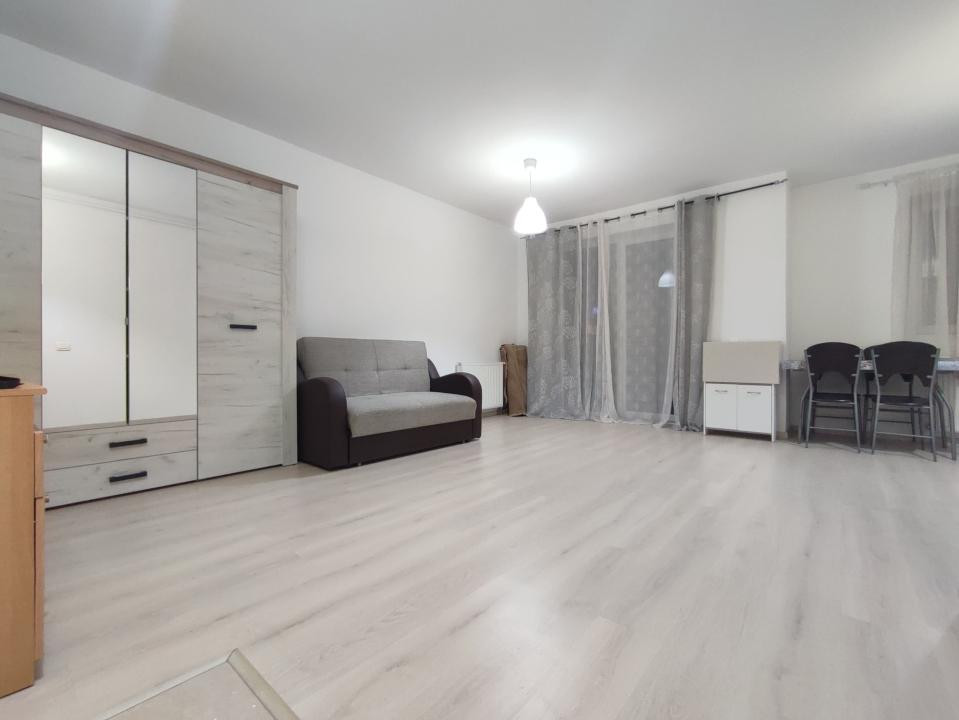 Apartament cu o camera, 34 mp, zona Florilor 