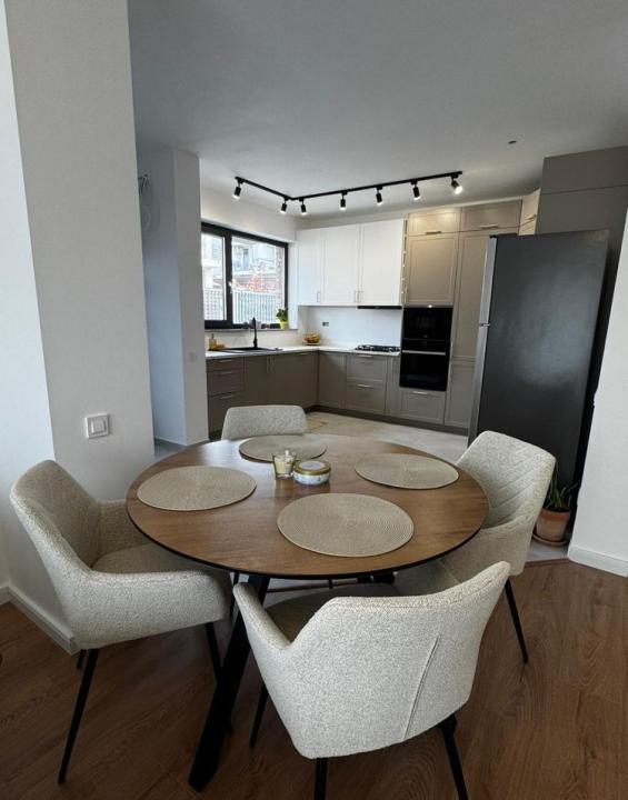 Duplex modern cu 5 camere, 184 mp + 90 teren, garaj, terasa, zona Faget