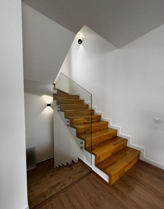 Duplex modern cu 5 camere, 184 mp + 90 teren, garaj, terasa, zona Faget