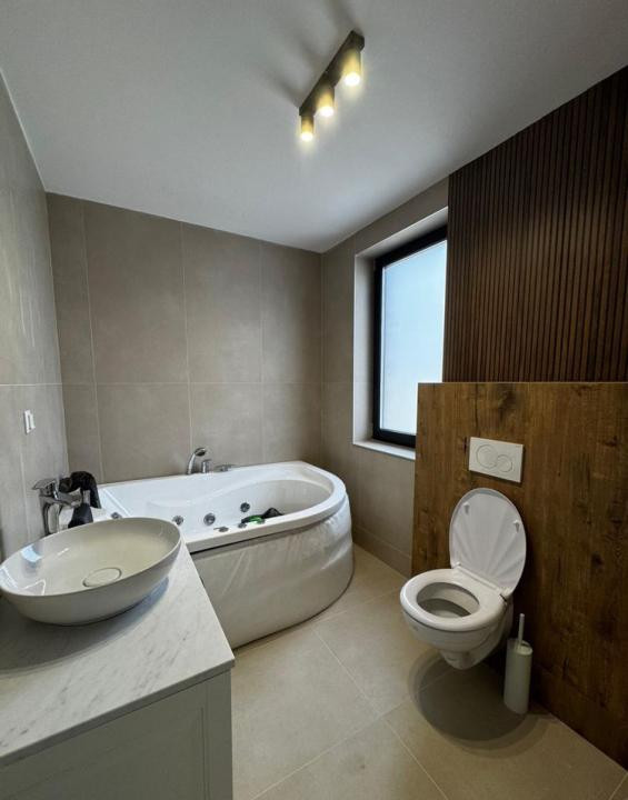 Duplex modern cu 5 camere, 184 mp + 90 teren, garaj, terasa, zona Faget