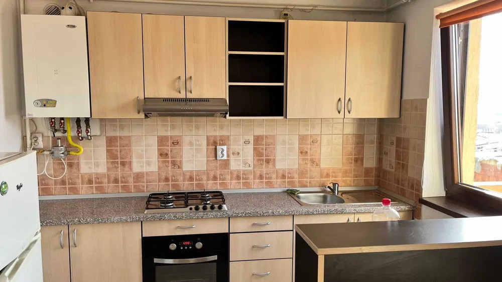 Apartament 2 camere, 48mp, parcare, zona Regal