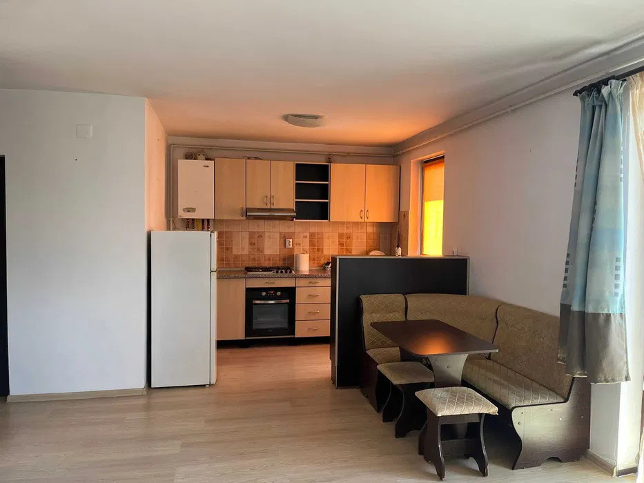 Apartament 2 camere, 48mp, parcare, zona Regal