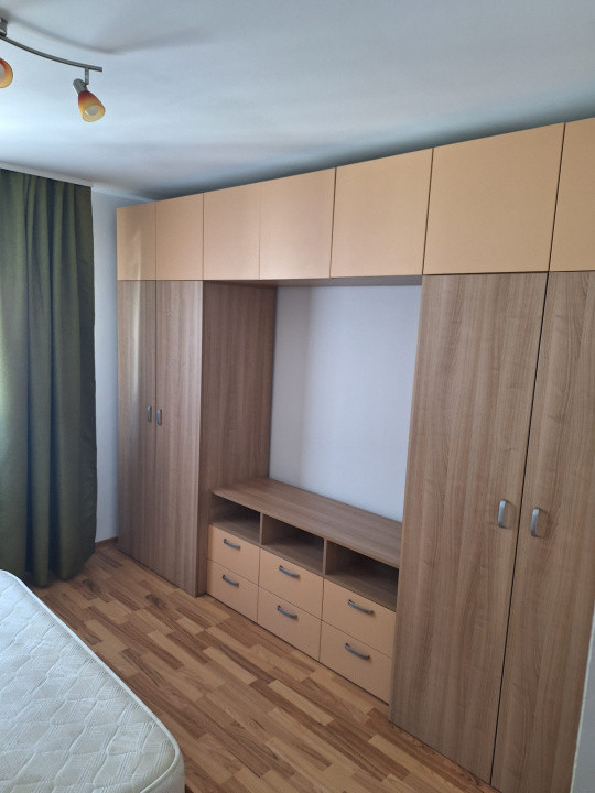 Apartament 2 camere, 48mp, parcare, zona Regal