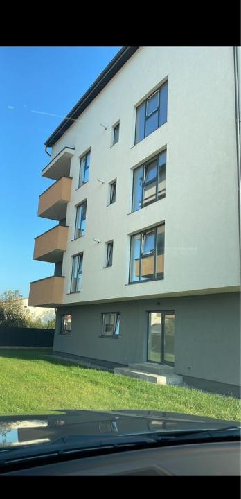 Apartament cu 3 camere de închiriat, bloc nou cu lift,zona Tineretului