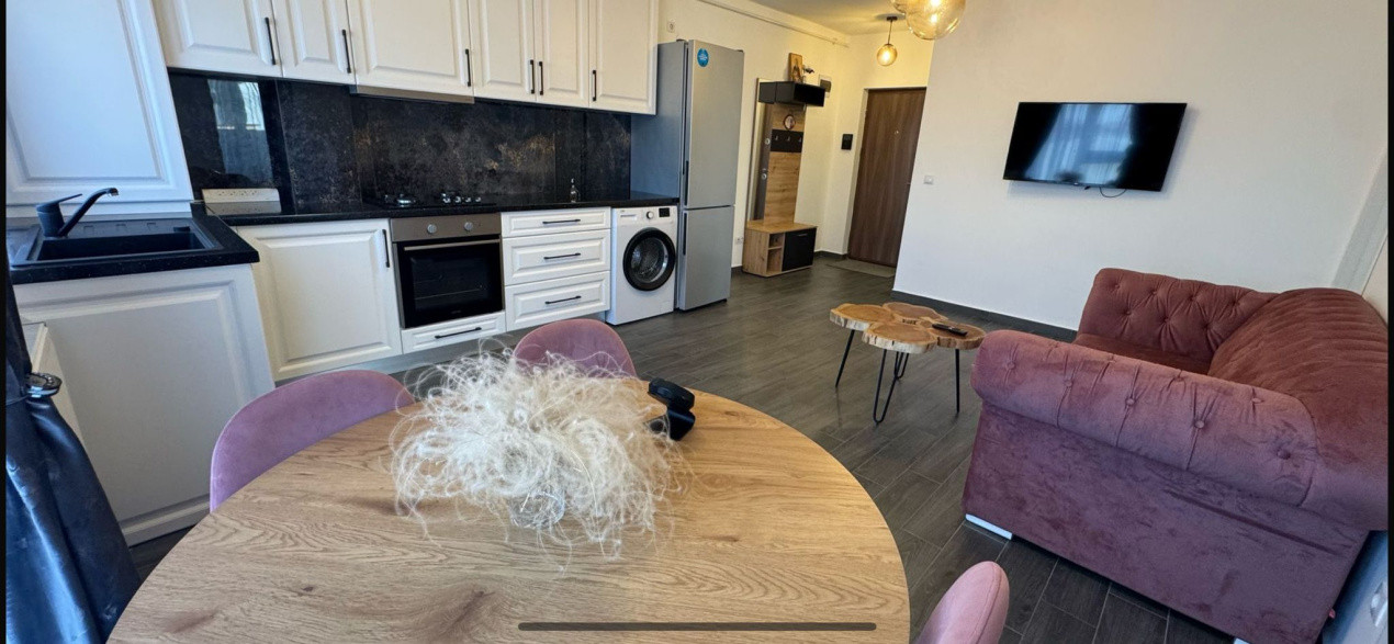 Apartament cu 3 camere de închiriat, bloc nou cu lift,zona Tineretului