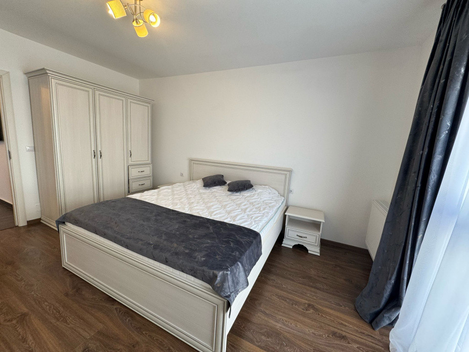 Apartament cu 3 camere de închiriat, bloc nou cu lift,zona Tineretului