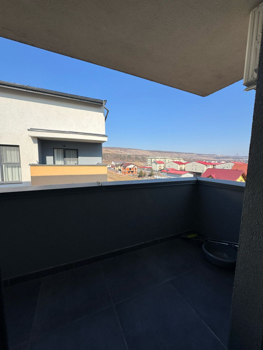 Apartament cu 3 camere de închiriat, bloc nou cu lift,zona Tineretului