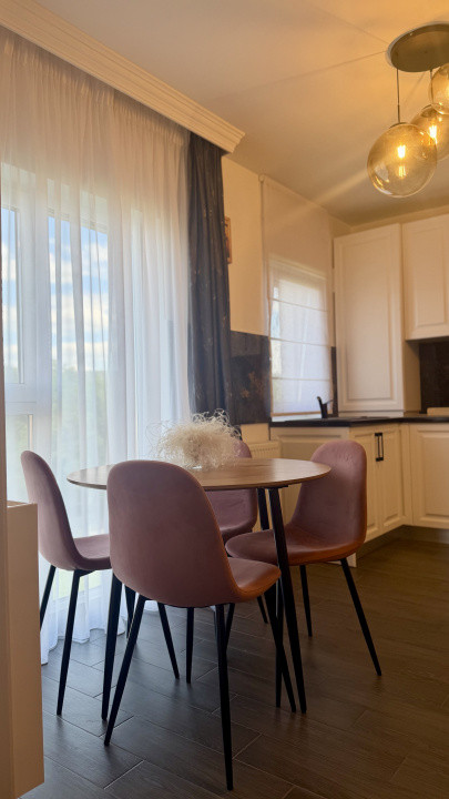 Apartament cu 3 camere de închiriat,parcare bloc nou cu lift