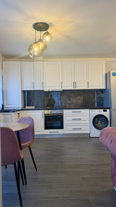 Apartament cu 3 camere de închiriat,parcare bloc nou cu lift