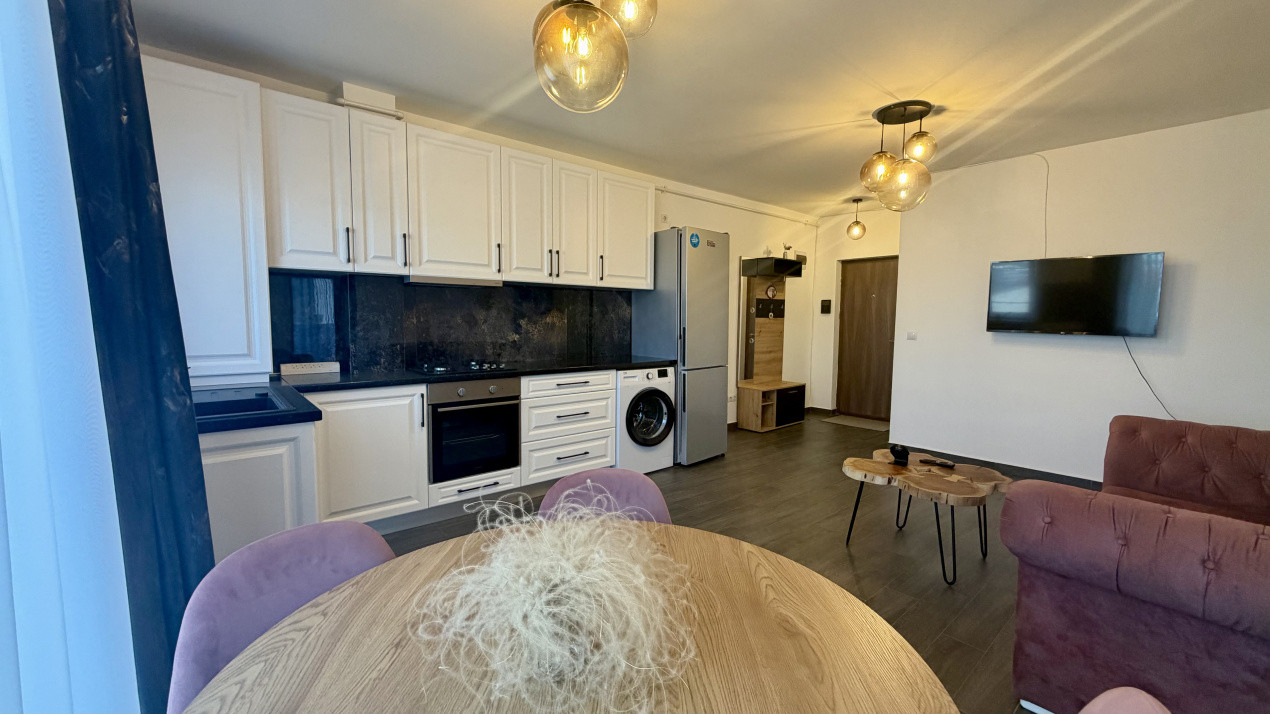 Apartament cu 3 camere de închiriat,parcare bloc nou cu lift